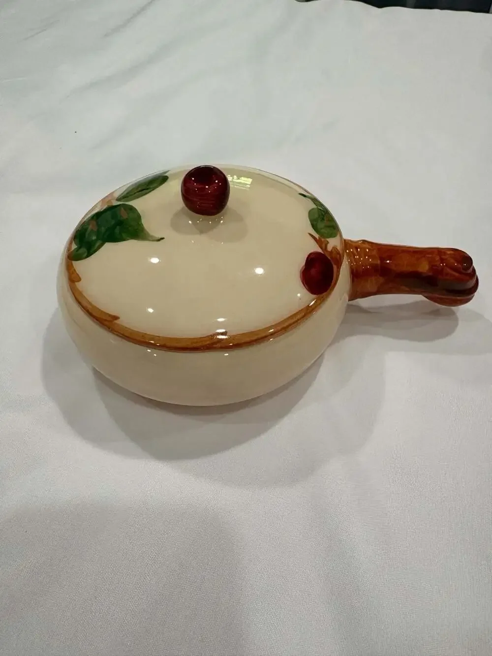 Vintage Franciscan Apple Covered Casserole | California Pottery | Made in USA